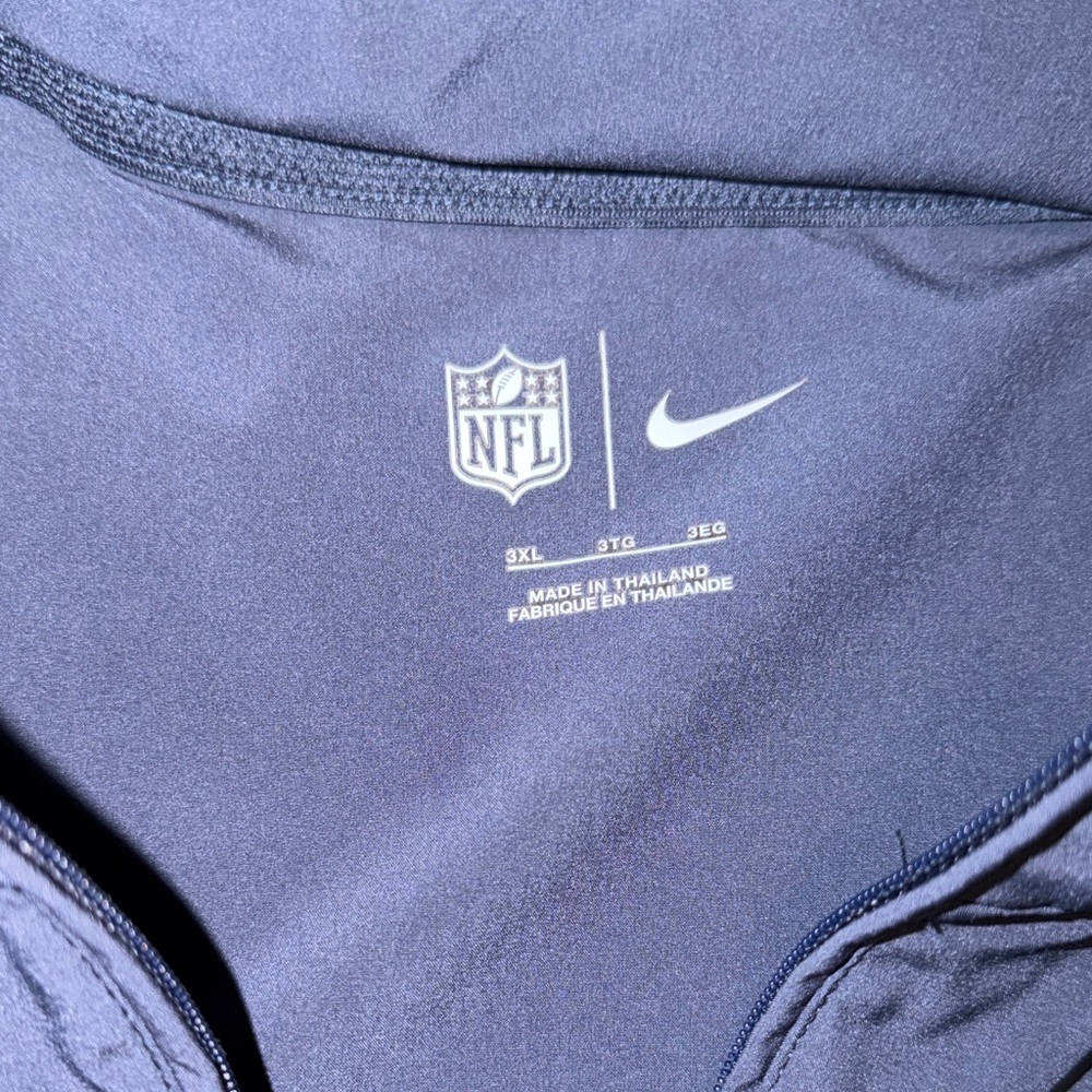 Chicago Bears Official On-Field Team Pullover - Picture 5 of 8
